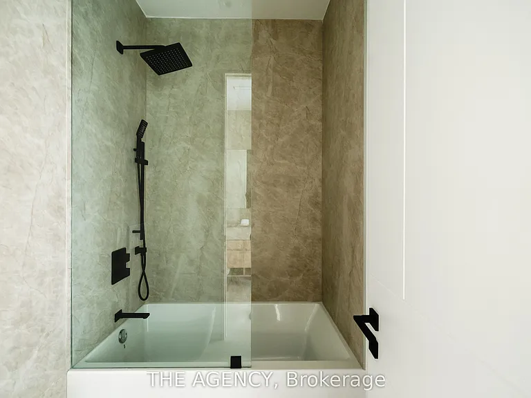 126 Sherwood Ave — Photo 31