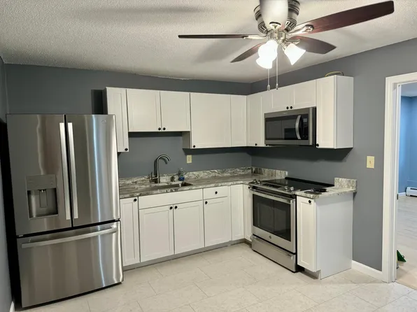 1375 Bodwell Rd APT 9, Manchester, NH 03109