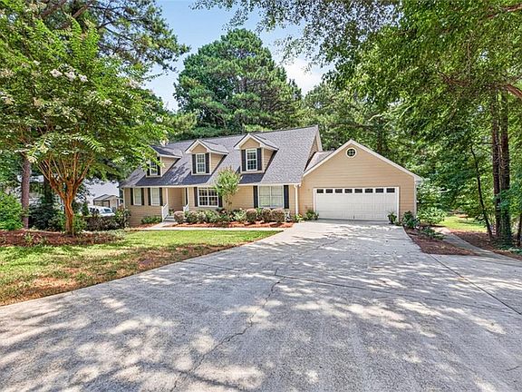 2nd image of 1074 Westchester Dr