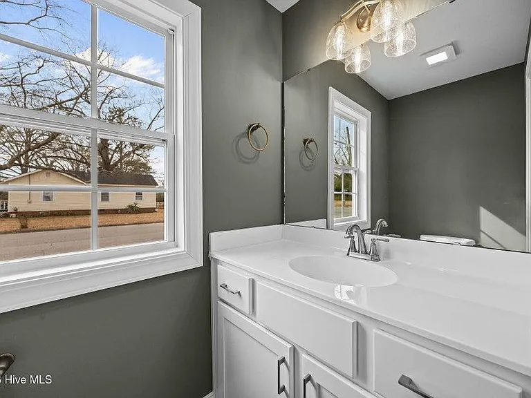 4371 W Pine St #B — Photo 8
