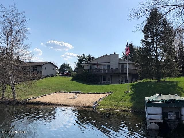 1st image of 8388 Peninsula Dr E