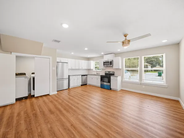 8705 Bertwood St #A, Houston, TX 77028