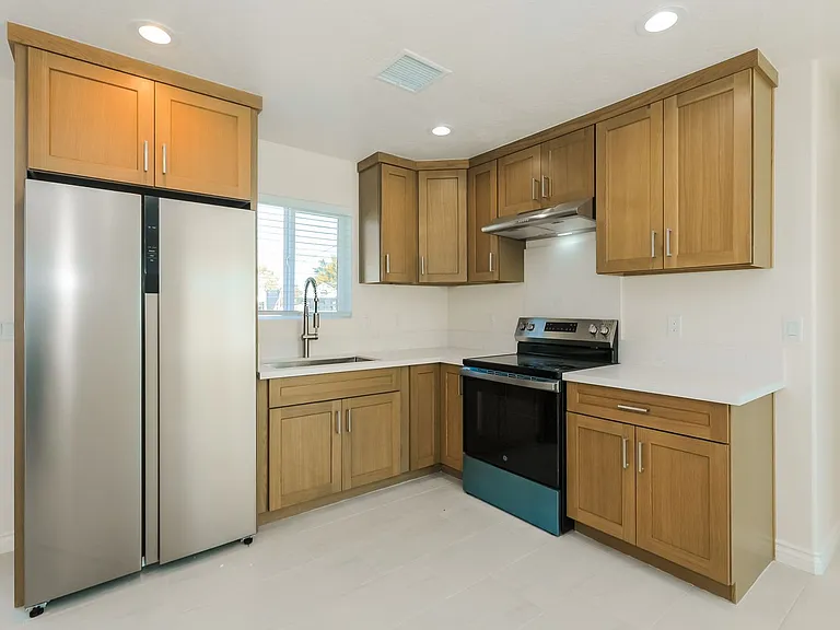 Spacious 3BR/2BA Home with Open Floor Plan, Garage & Washer/Dryer — Photo 64