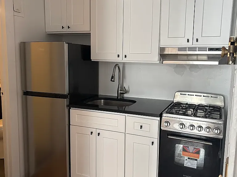 42 W 56th St #3A — Photo 4