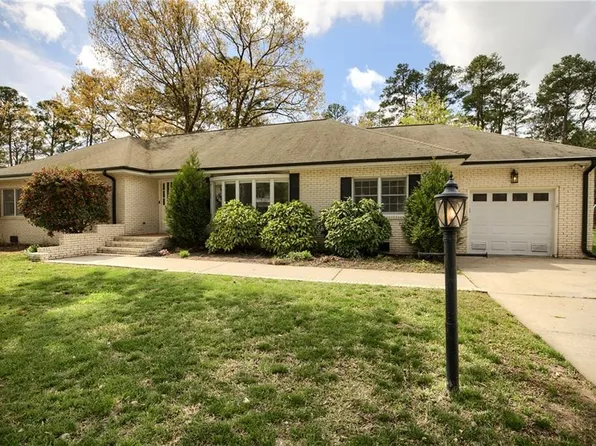 14 Wilson Dr, Poquoson, VA 23662