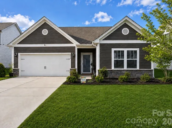 2015 McDonald Dr, Stanfield, NC 28163
