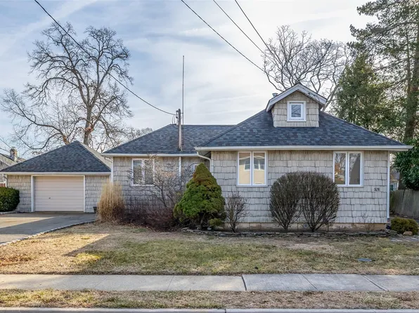 526 Park Avenue, Merrick, NY 11566