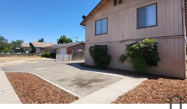 1214 E Clinton Ave #201