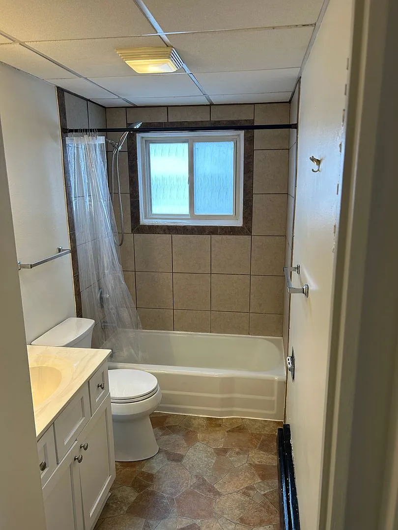 1024 Hunt Ave 2 bed 1 bath — Photo 4