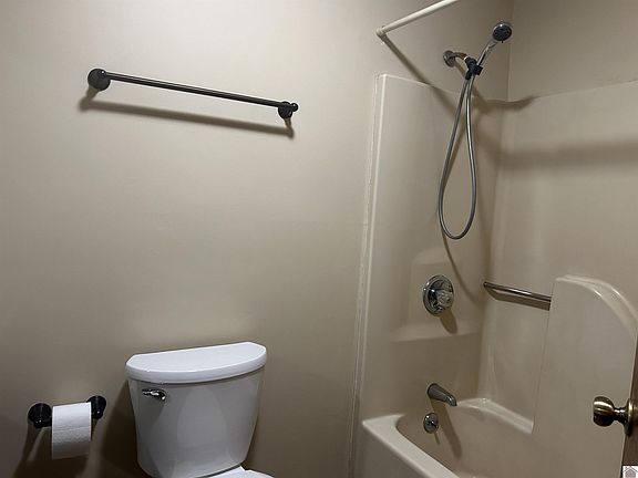 5th image of 430 Sharry Lynn Cir