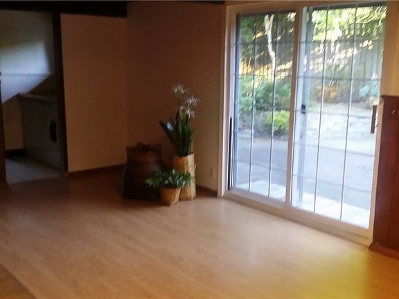 4th image of 17728 11th Ave NE