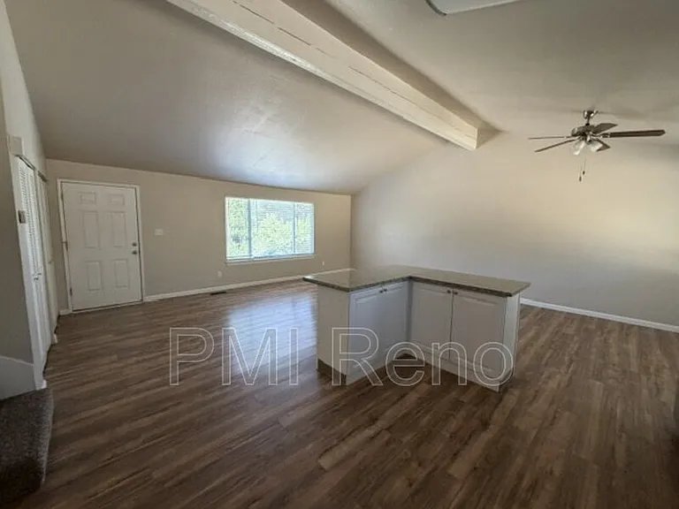 3675 Meeks Way — Photo 7