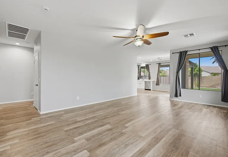 851 S Fern Ct — Photo 2