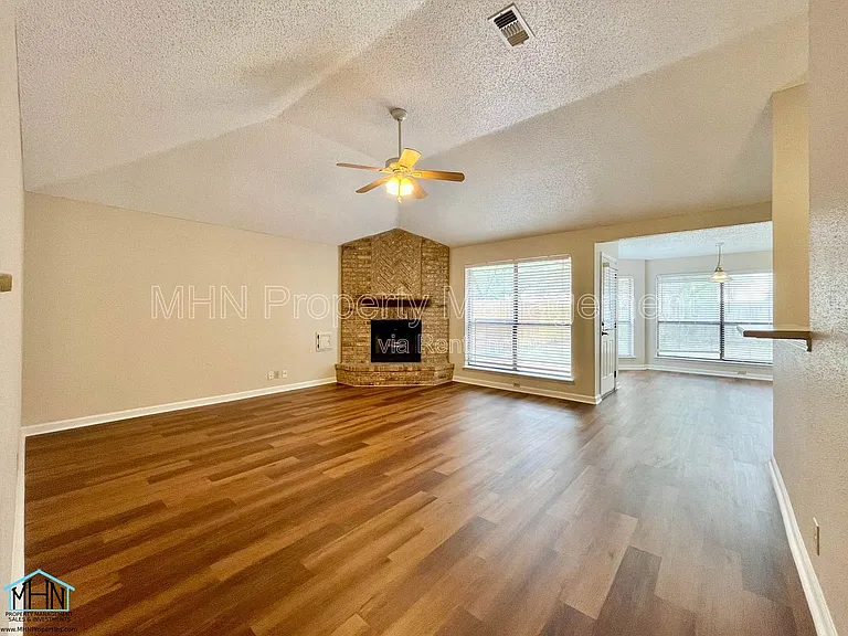 1627 Firwick Dr — Photo 12