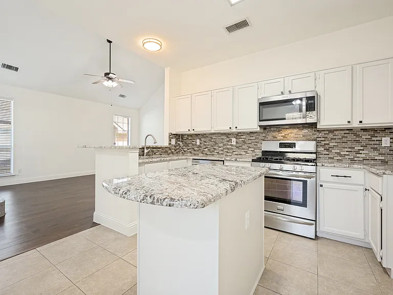2505 Lakeshore Dr — Photo 13