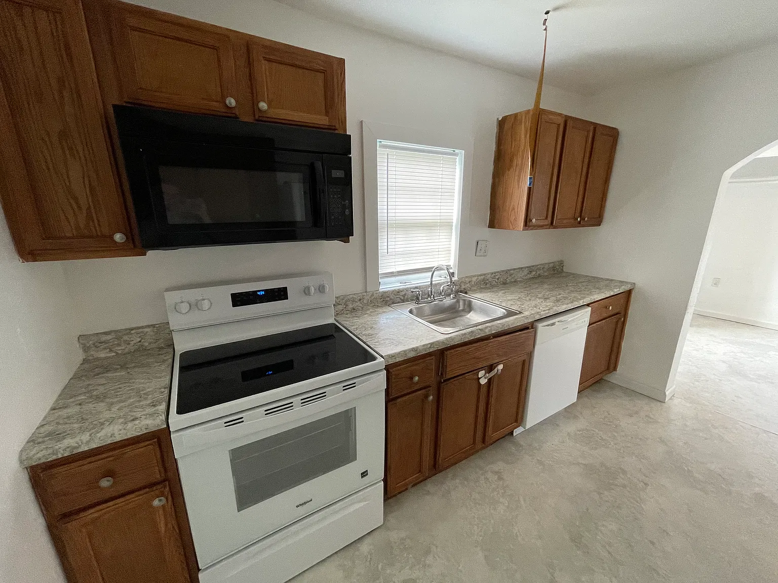 3 bed, 1200 sqft, $1,150 — Photo 4