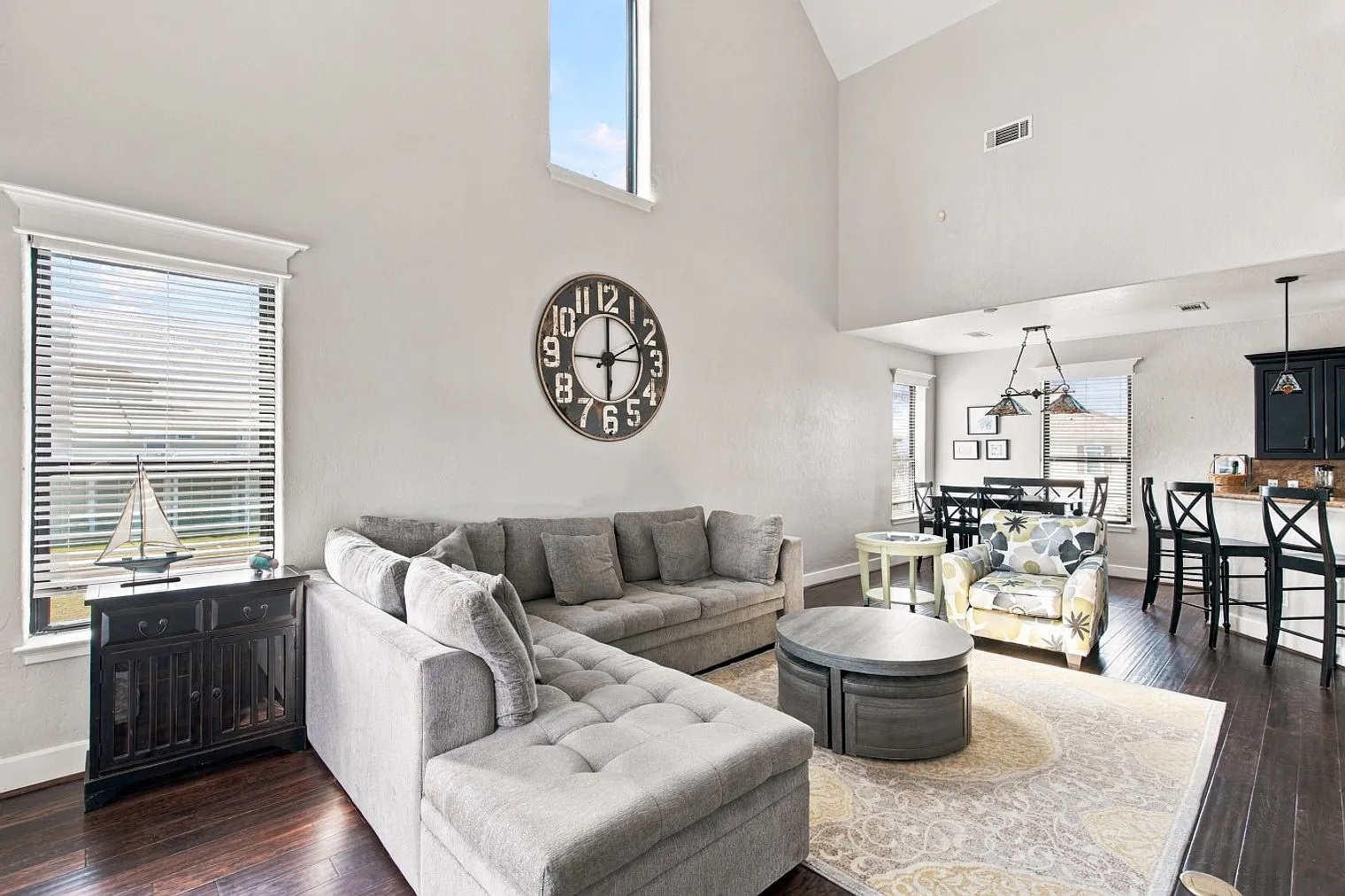 4 bed, 2.0 bath, 2012 sqft, $3,223 — Photo 1
