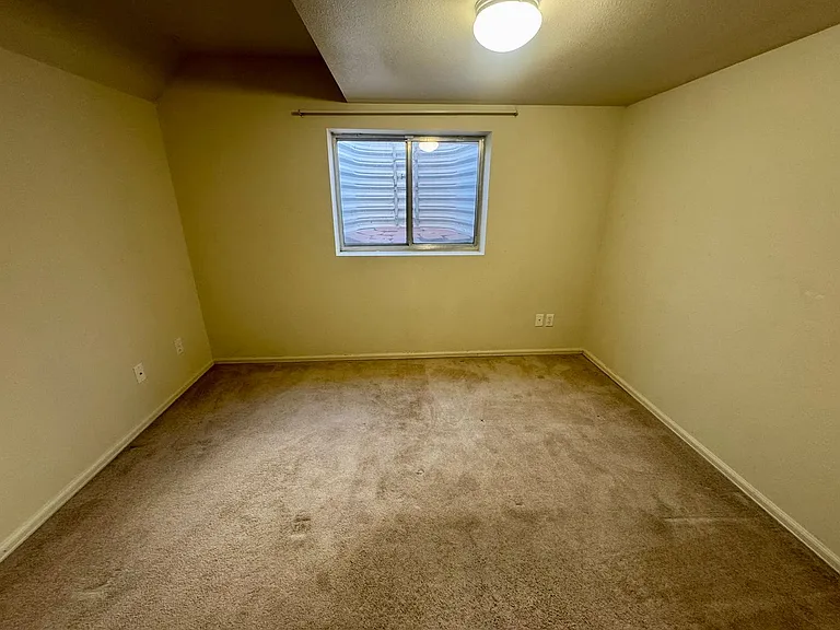 1125 Lindstrom Dr — Photo 15