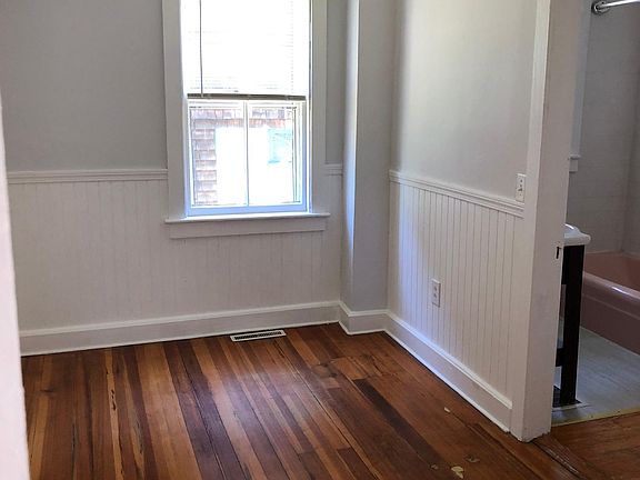 2nd image of 13 Prince St Floor 1
