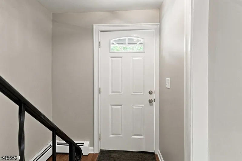 3 bed, 2.5 bath, $4,995 — Photo 4