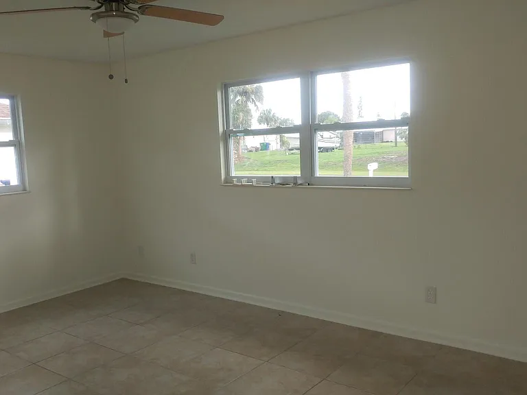 763 Carnation Dr — Photo 5