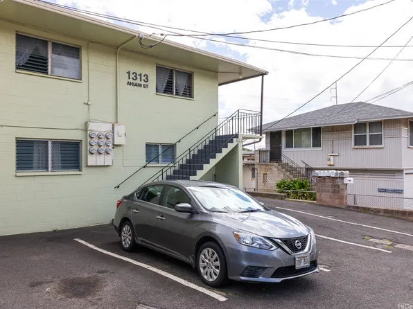 1313 Ahiahi St, Honolulu, HI 96817