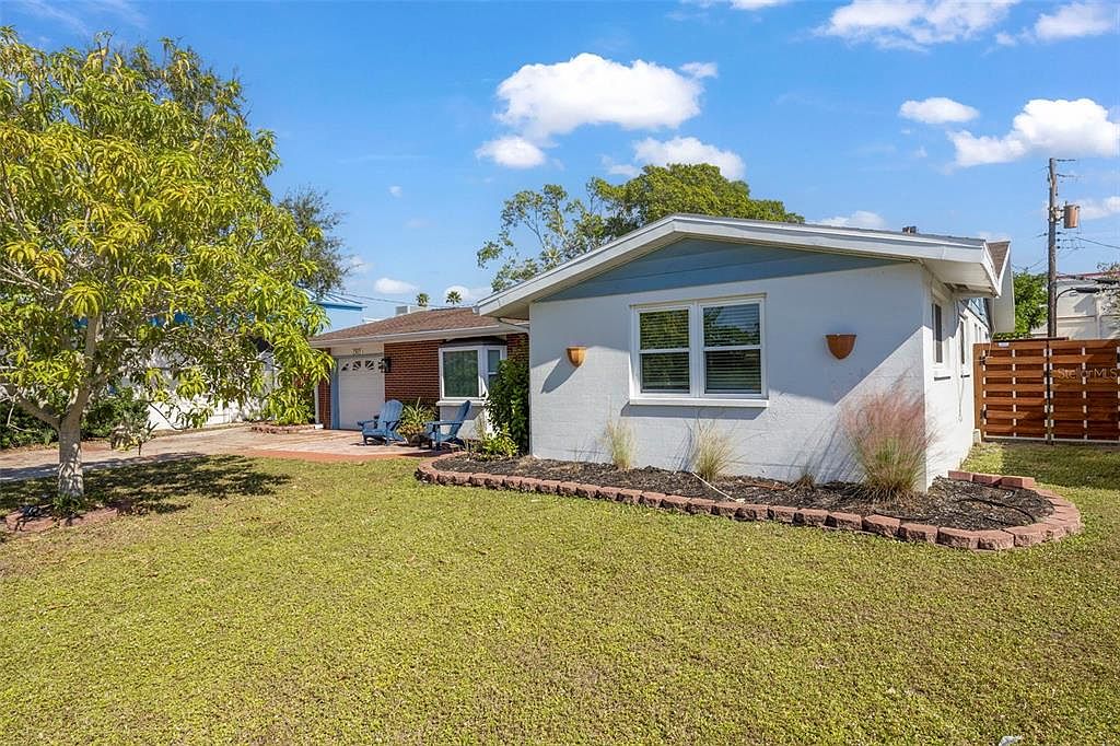 maria7✴︎ 1505 Roslyn Ave, Bradenton, FL 34207 | Zillow