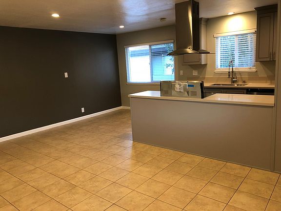 4th image of 1364 Branham Ln Unit 4