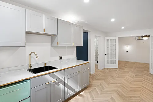 5 N Madison St #L1 Photo 1