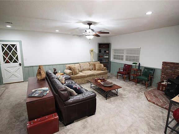 5th image of 237 Southern Pl