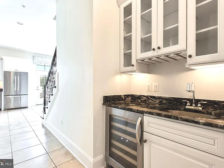 8319 Quarry Manor Ter — Photo 14