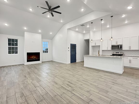 2nd image of 107 S Lon Price