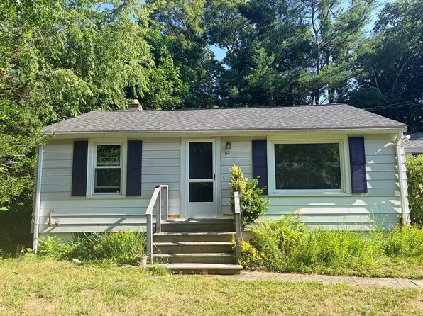 32 Paine Ave, Barnstable, MA 02630