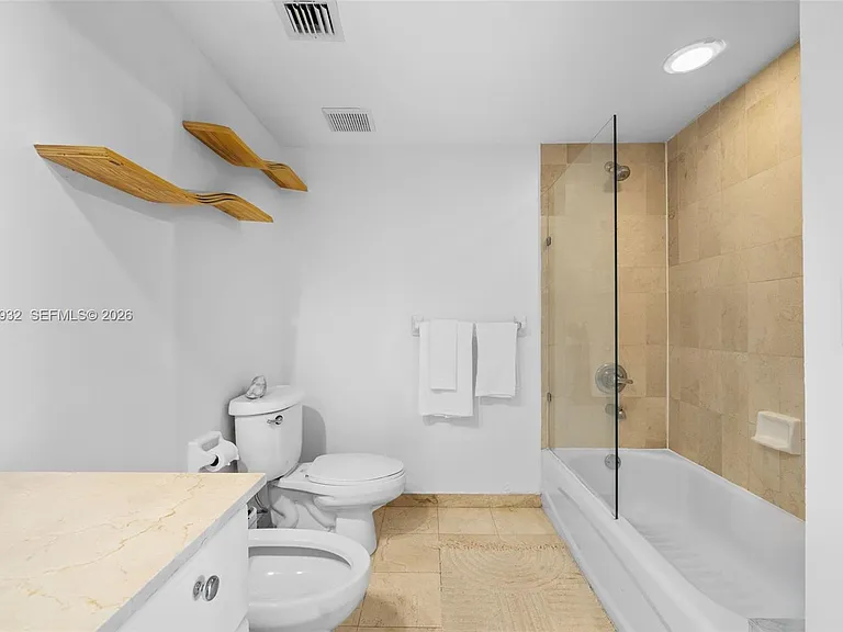 227 Michigan Ave #304 — Photo 13