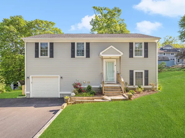 20 Sherman Ct, South Kingstown, RI 02879