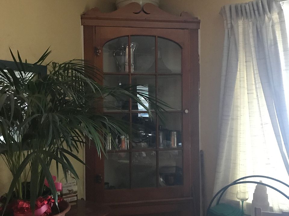 Built in cabinet dining room