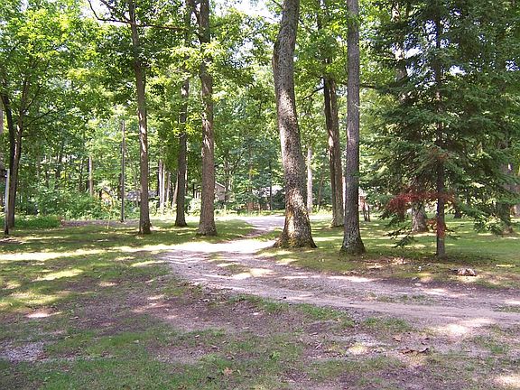 3rd image of 115 & 116 W Higgins Lake Dr