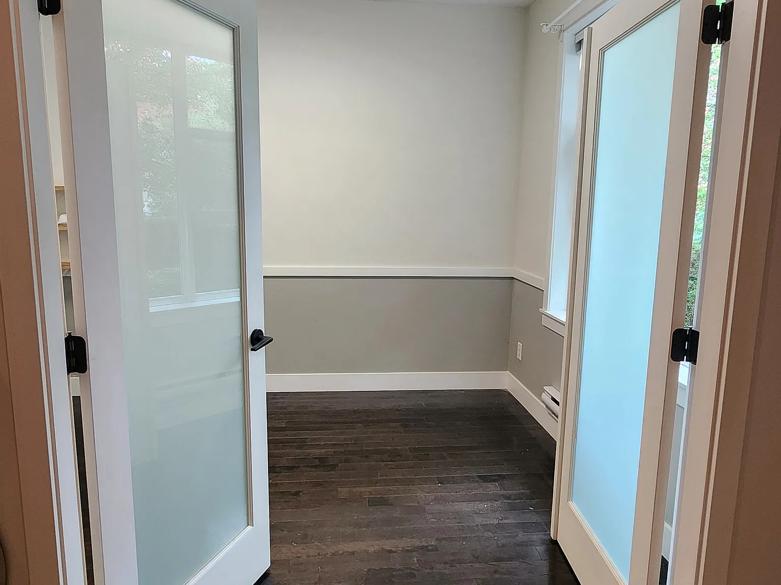 1299 Coast Meridian Rd — Photo 4