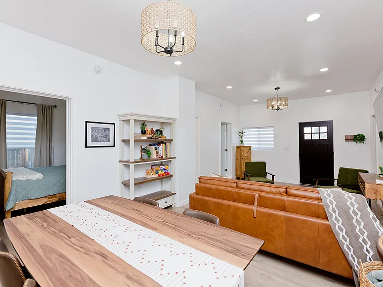 241 Gunnison Ave — Photo 19
