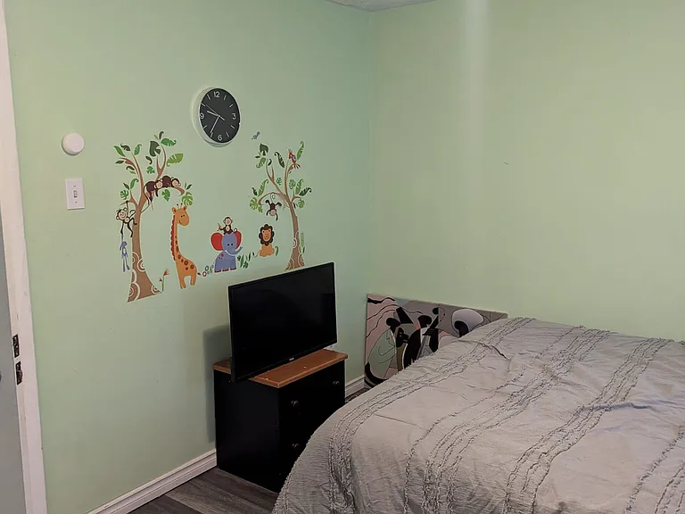 496 Grey St — Photo 18