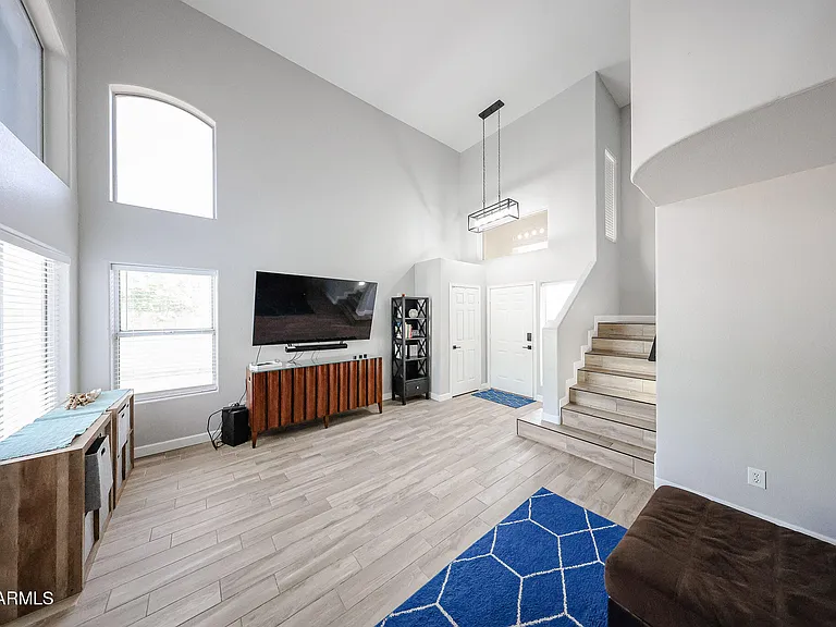 3902 E Rosemonte Dr — Photo 9
