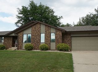 6924 Cody Ln, Rockford, IL 61107