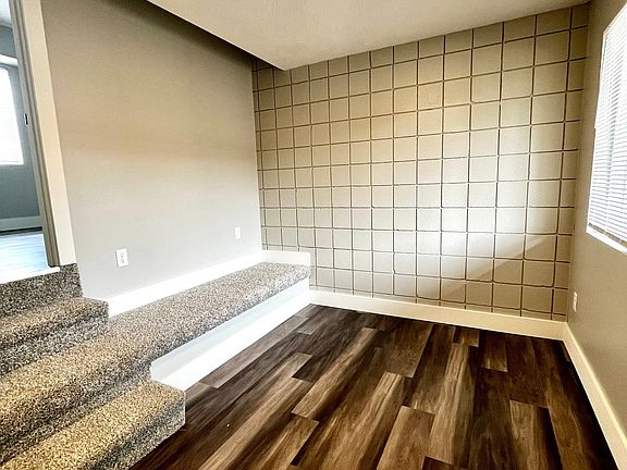 3rd image of 877 N 26th St #877-25