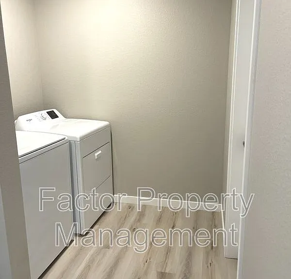3130 Scotch Ln — Photo 9