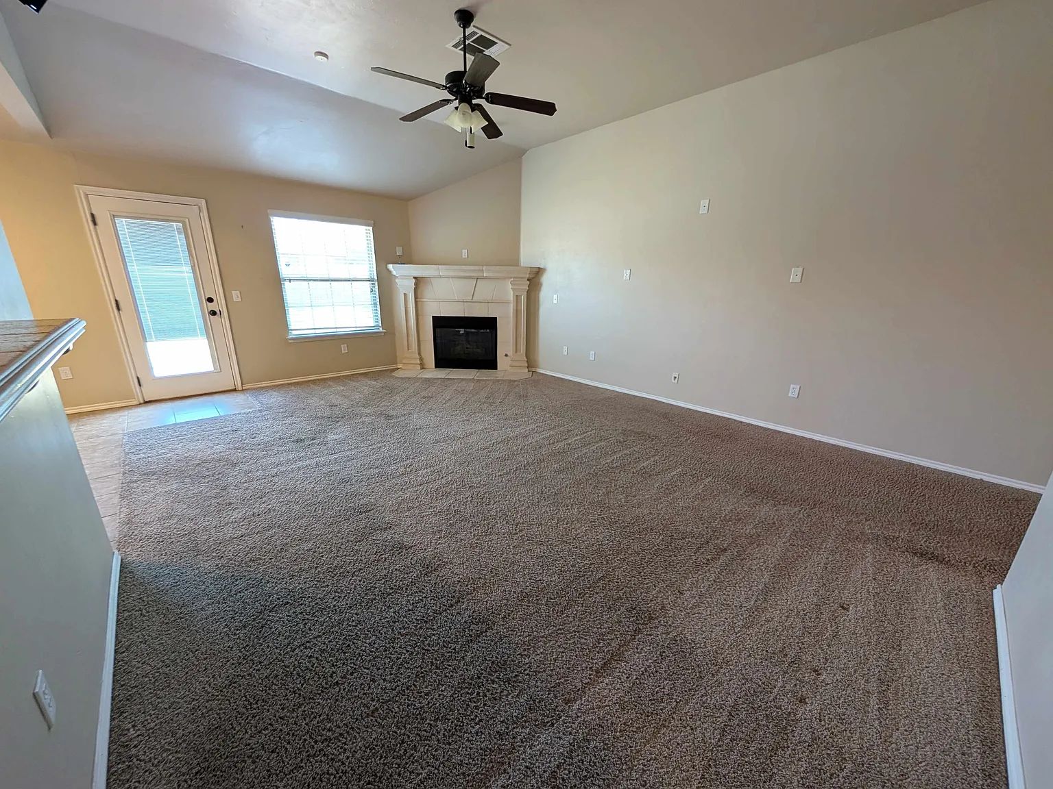 3 bed, 1434 sqft, $1,700 — Photo 3