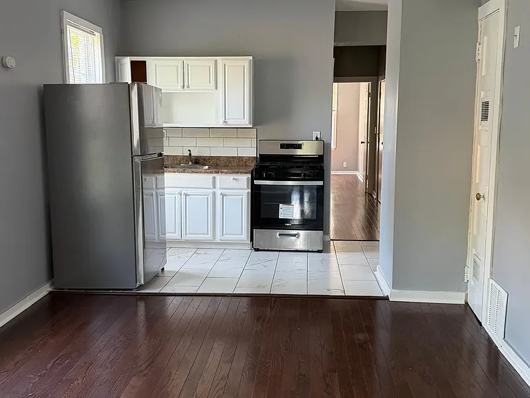 593-595 Winchester Ave #3L — Photo 4