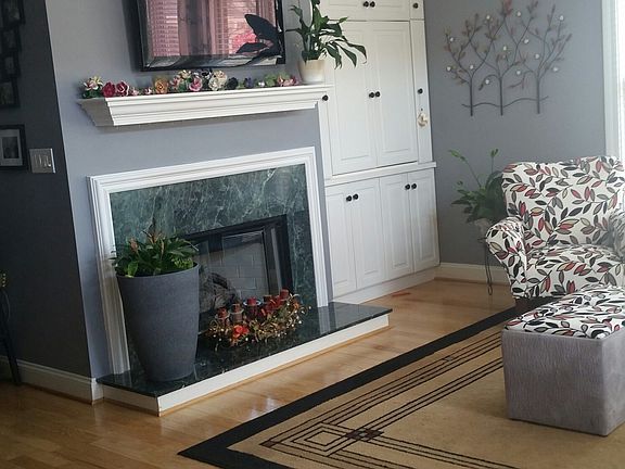 Living space w/gas logs