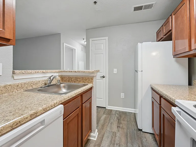 Glen Ridge Commons Apartments — Photo 6