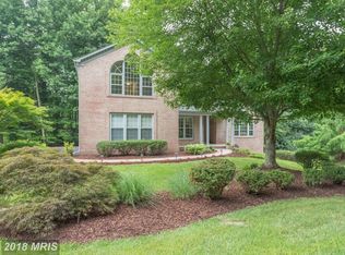 5812 Hannora Ln, Fairfax Station, VA 22039