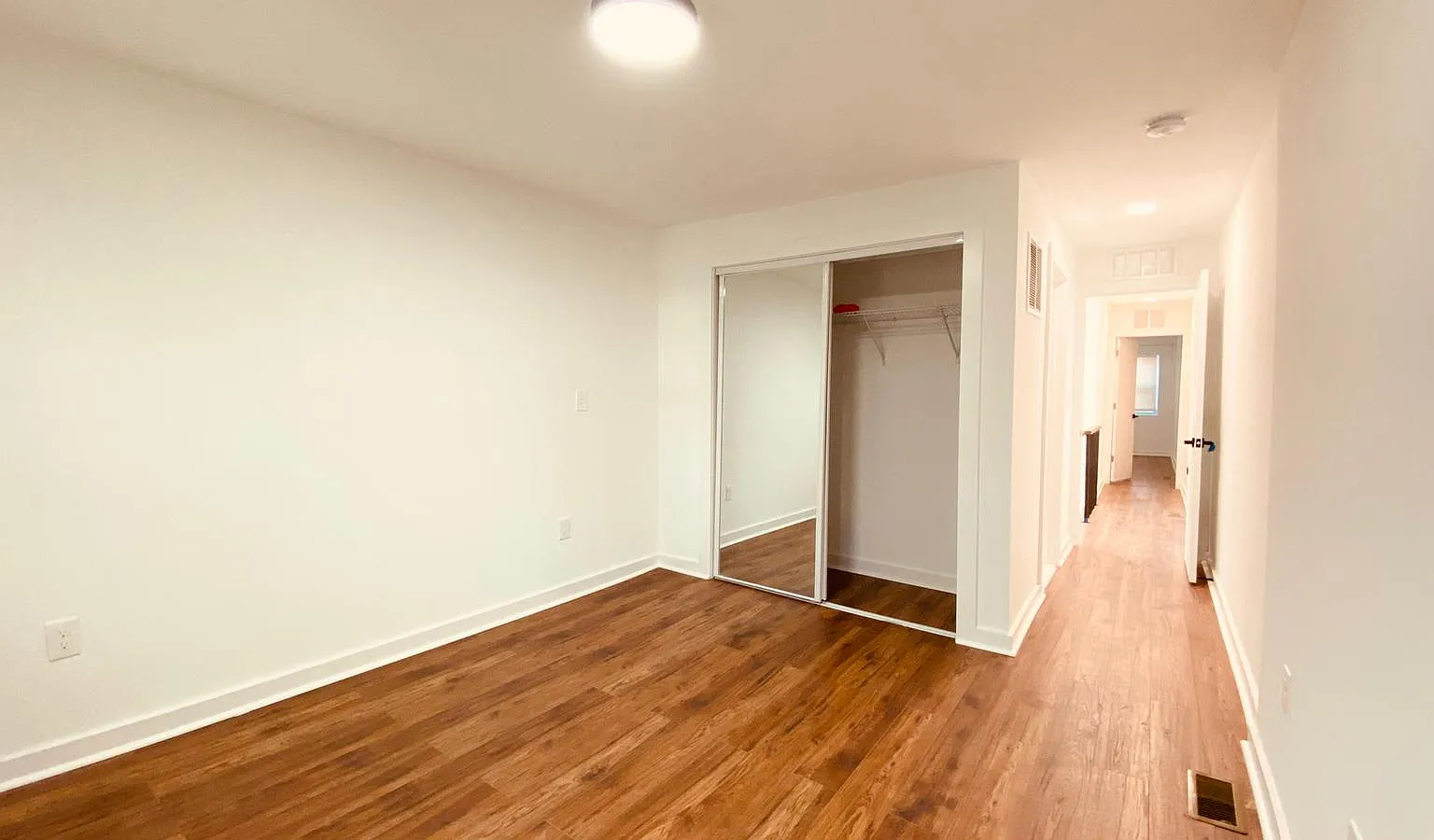 3 bed, 1008 sqft, $900 — Photo 2